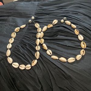 2pc Adjustable Shell Choker Set